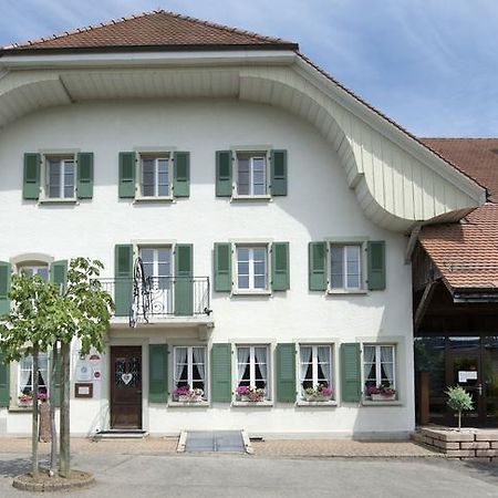 Auberge de la Croix Blanche Villarepos Extérieur photo